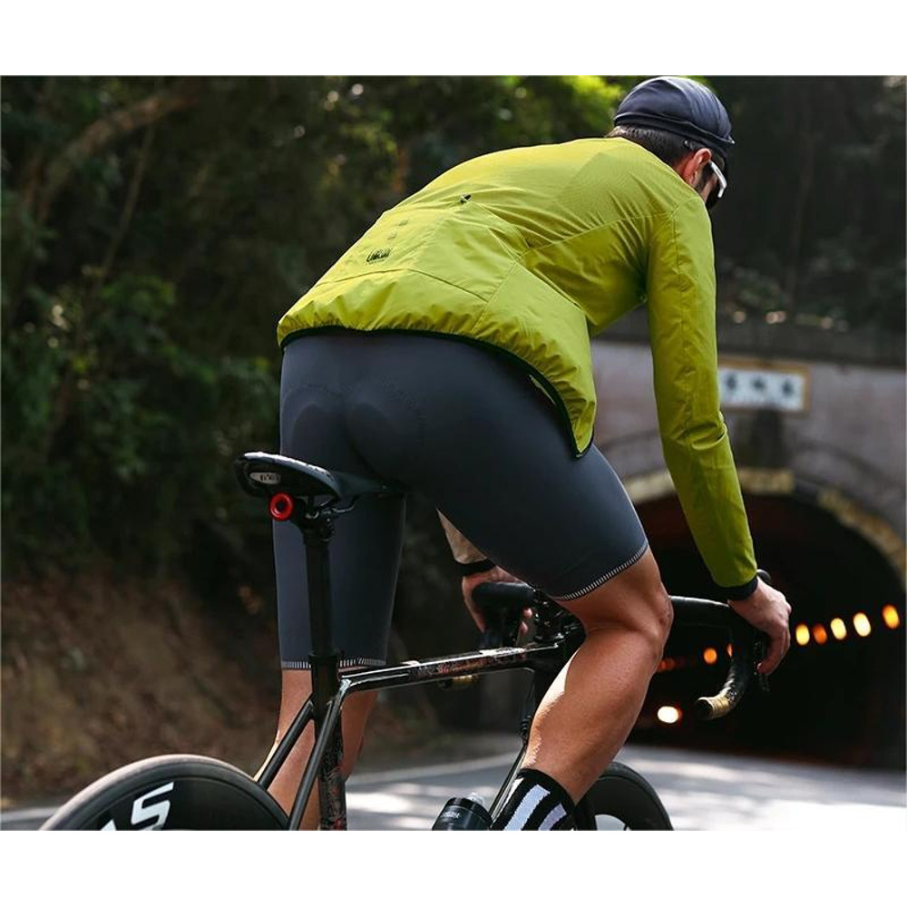 Mens Lightweight Cycling Windbreaker Jacket With Reflective Strips 1