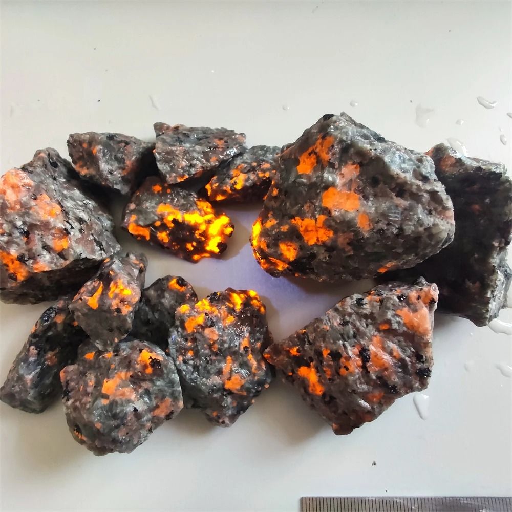 Natural Fluorescent Yooper Lite Flame Stone For Home And Energy Use 0