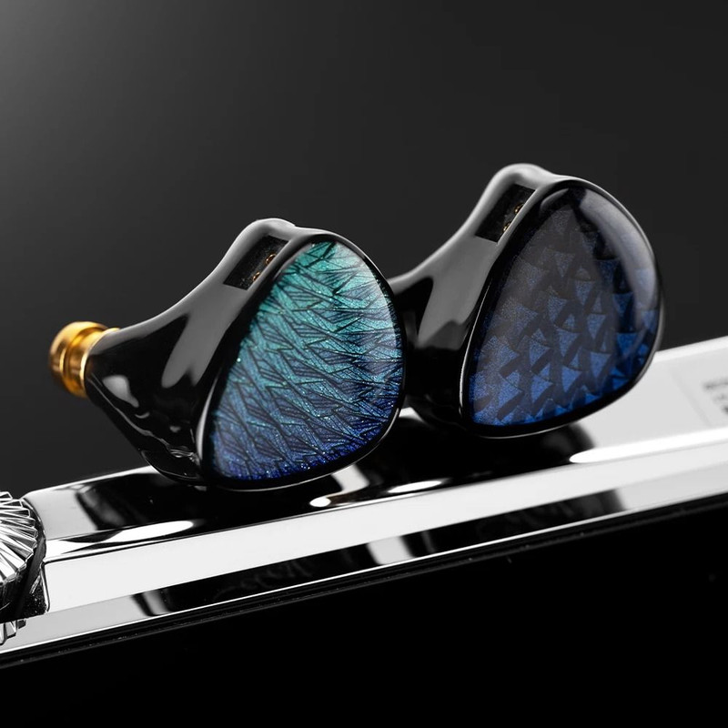 In Ear Headphones With 10mm Dynamic Driver And LCP Diaphragm 0