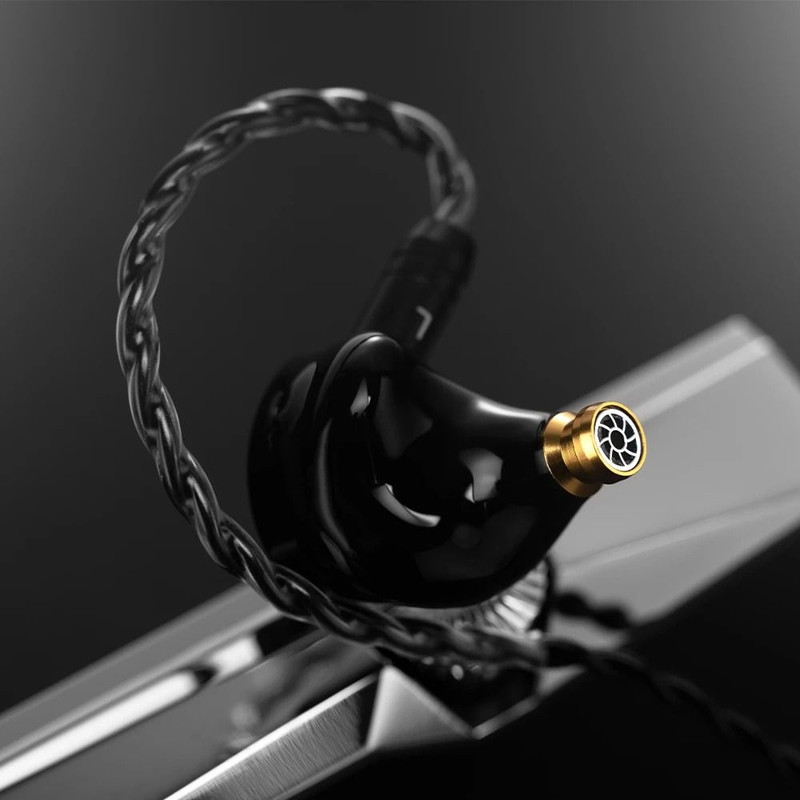 In Ear Headphones With 10mm Dynamic Driver And LCP Diaphragm 2