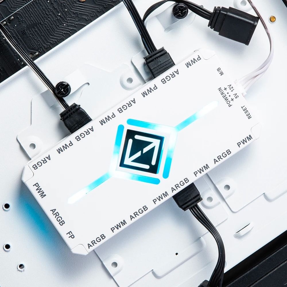 3 In 1 PWM And ARGB Magnetic Fan Hub Splitter With Remote Control 1