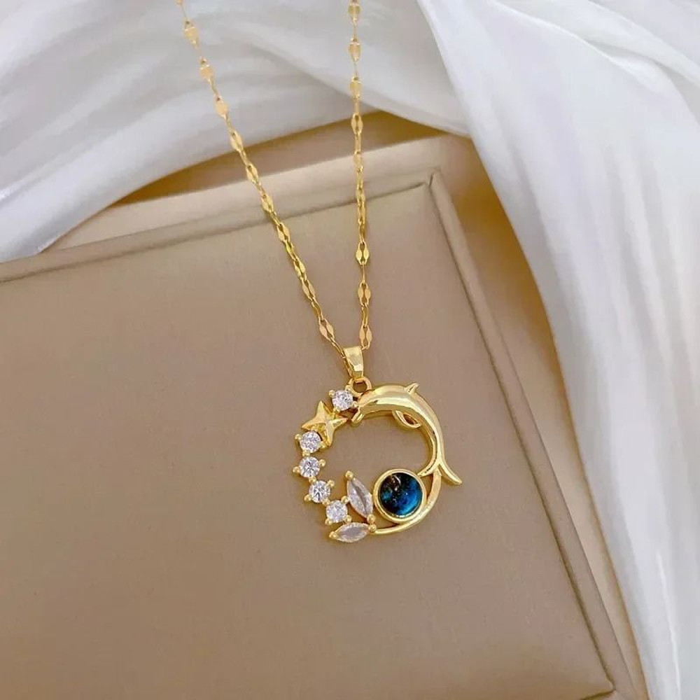 Luxury Designer Star Saturn Pendant Necklace For Women Stainless Steel Chain 4