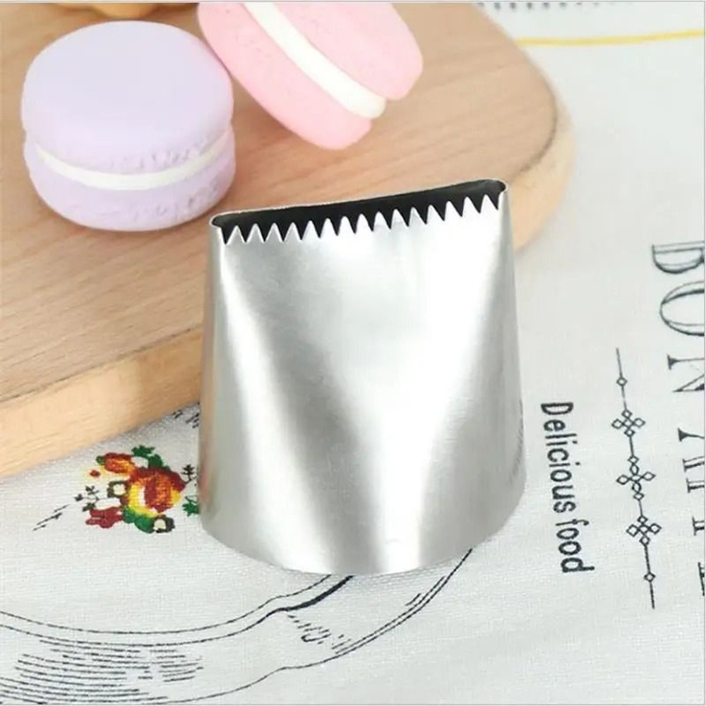 Oversized Stainless Steel Cake Decorating Nozzle For Easy Piping 2