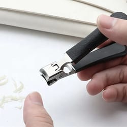 heavy duty nail clipper for thick fingernails and toenails