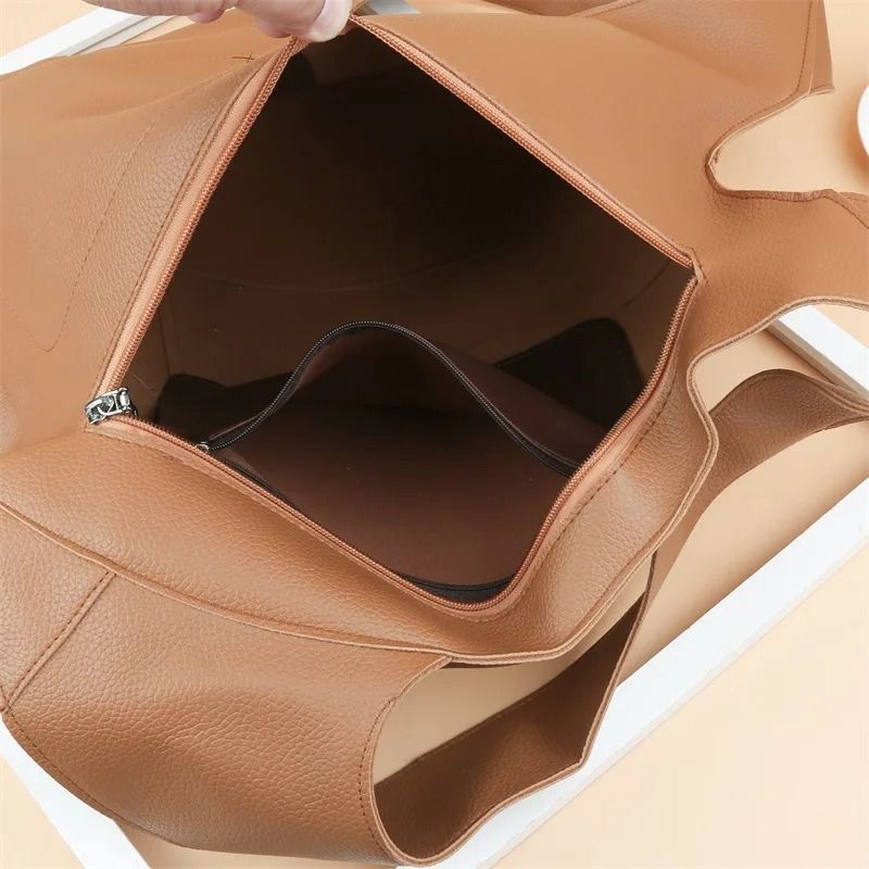 Classic European And American Motorcycle Backpack Stylish Designer Travel Bag For Men And Women 3