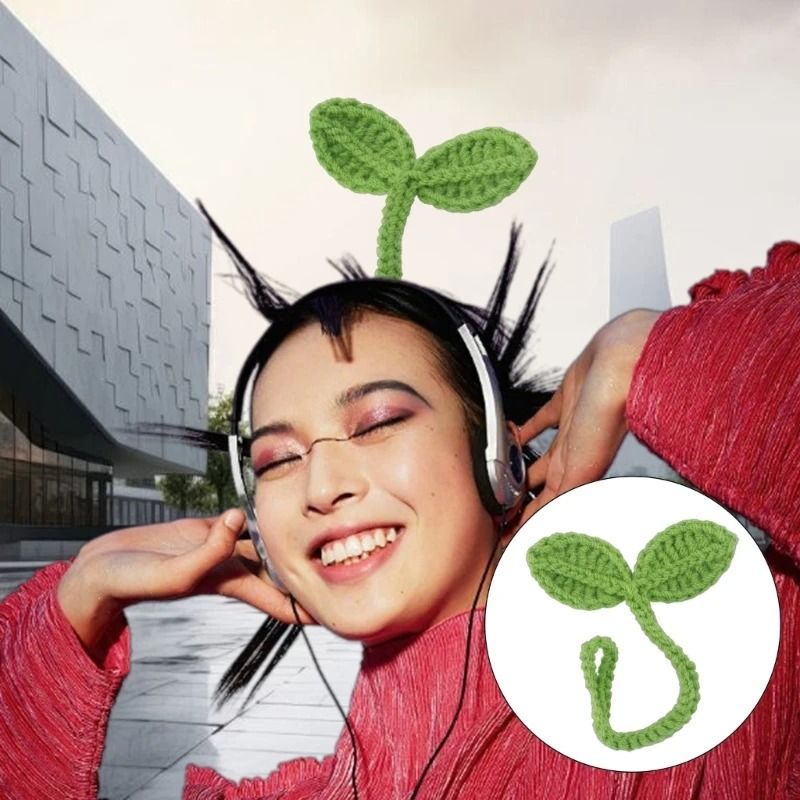 Crochet Leaf Bookmark And Accessory 1