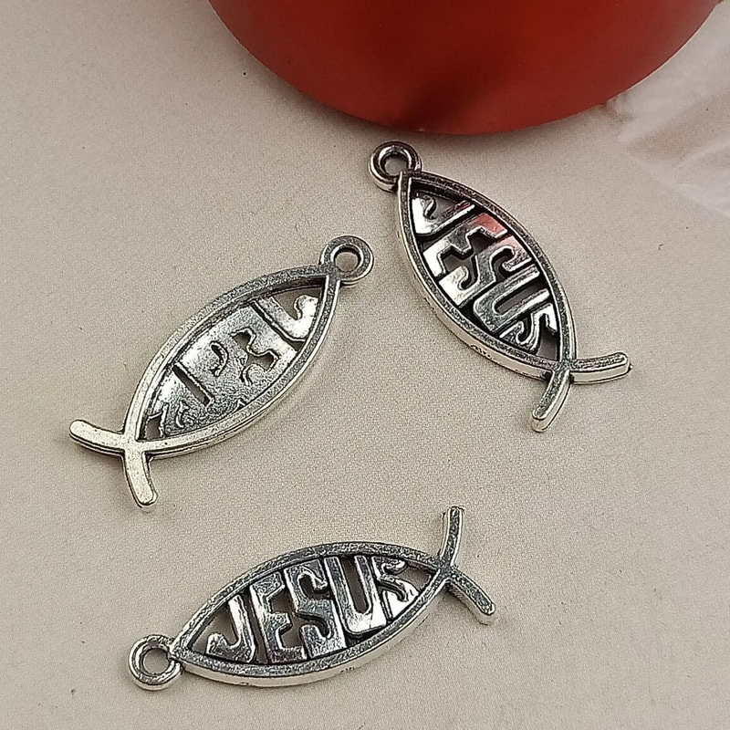 Vintage Hollow Jesus Fish Key Chain Charms For Jewelry Making 1