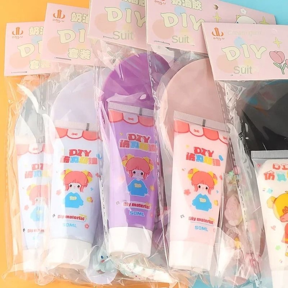 Cute Cartoon Handheld Mirror With Decorative Cream Style Design 0