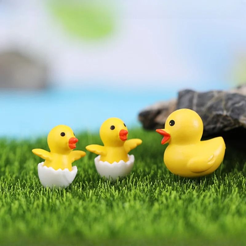 Miniature Resin Chick Figurine Set For Indoor And Outdoor Decor 4