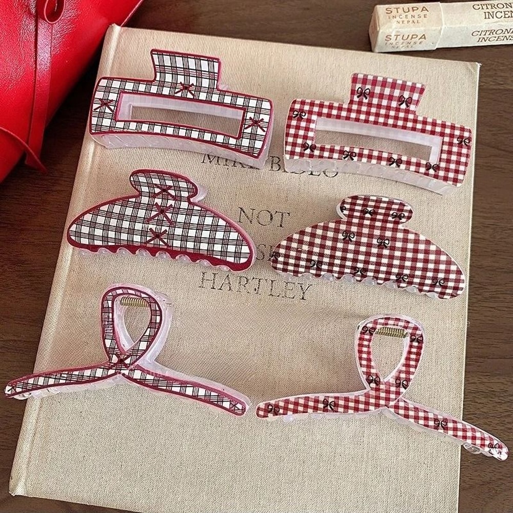 Elegant Bow And Heart Print Hair Clips For Women 3