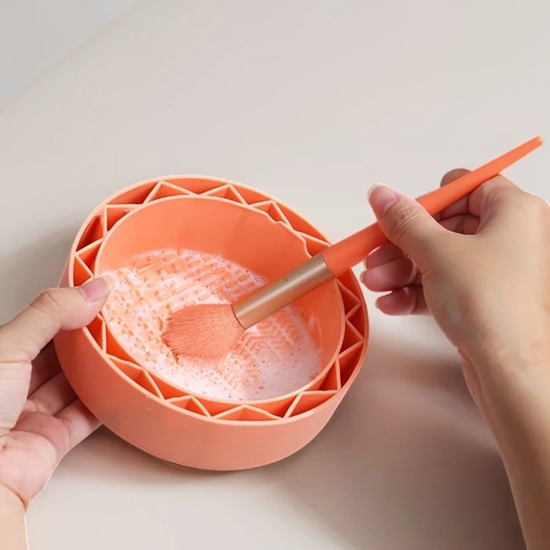 Multi Functional Makeup Brush And Beauty Sponge Cleaning Bowl 0