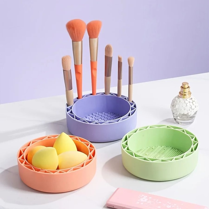 Multi Functional Makeup Brush And Beauty Sponge Cleaning Bowl 1