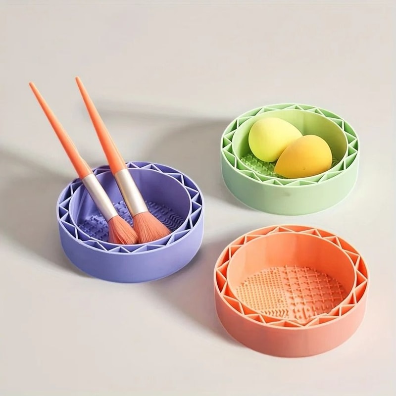 Multi Functional Makeup Brush And Beauty Sponge Cleaning Bowl 2