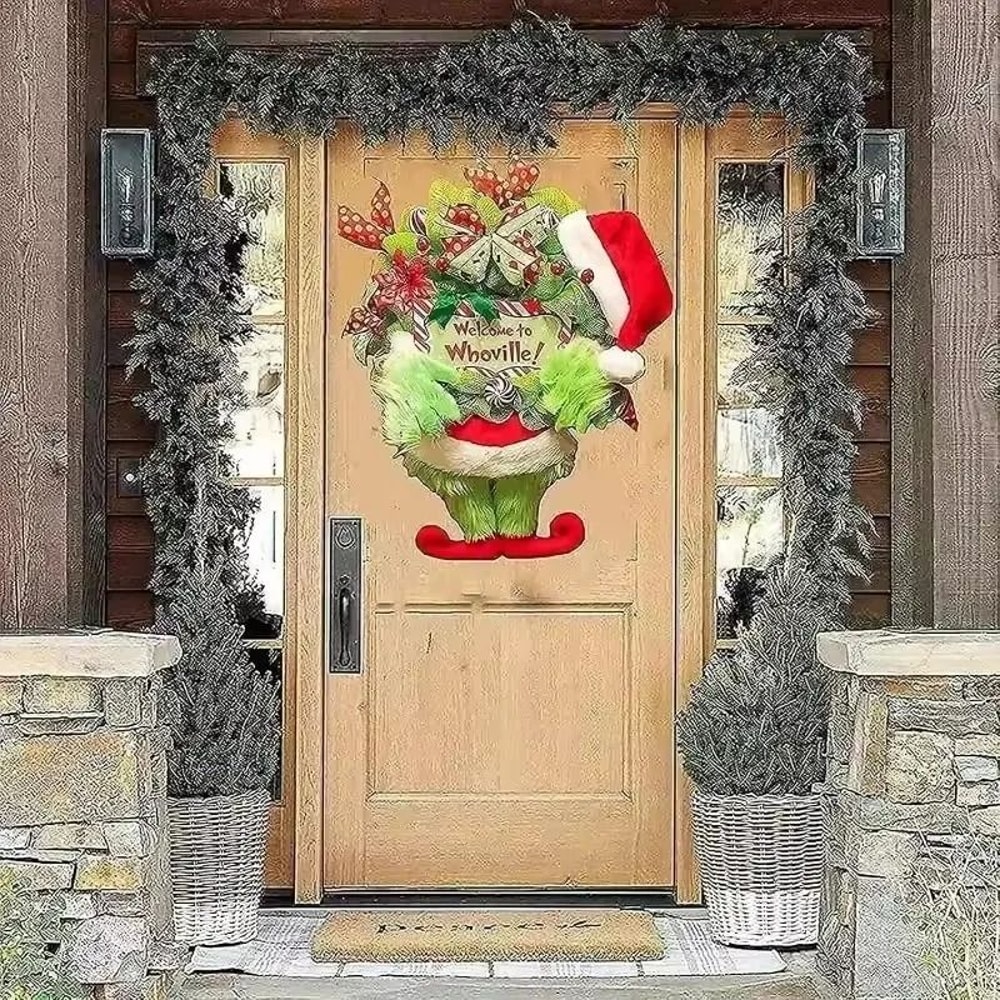 Creative Christmas Thief Wreath 4