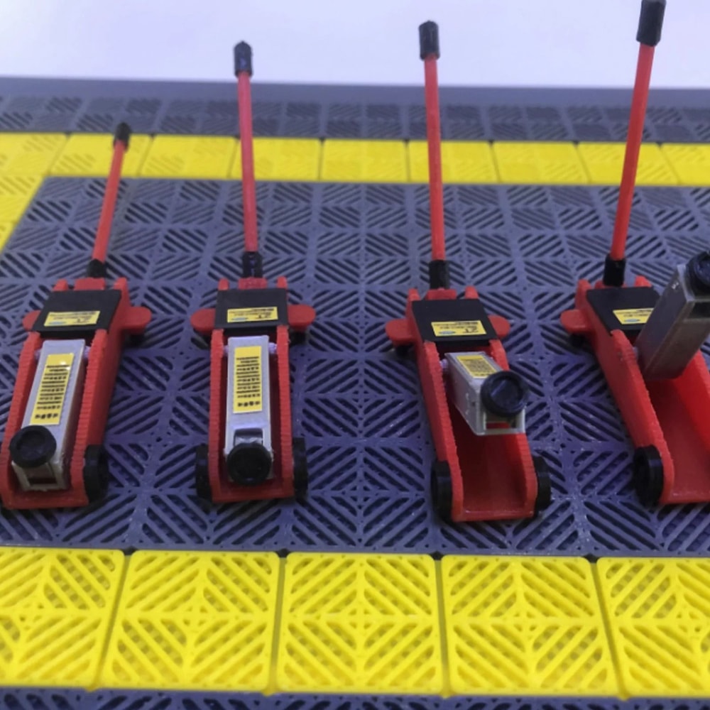 118 Scale Diorama Garage Jacks 2