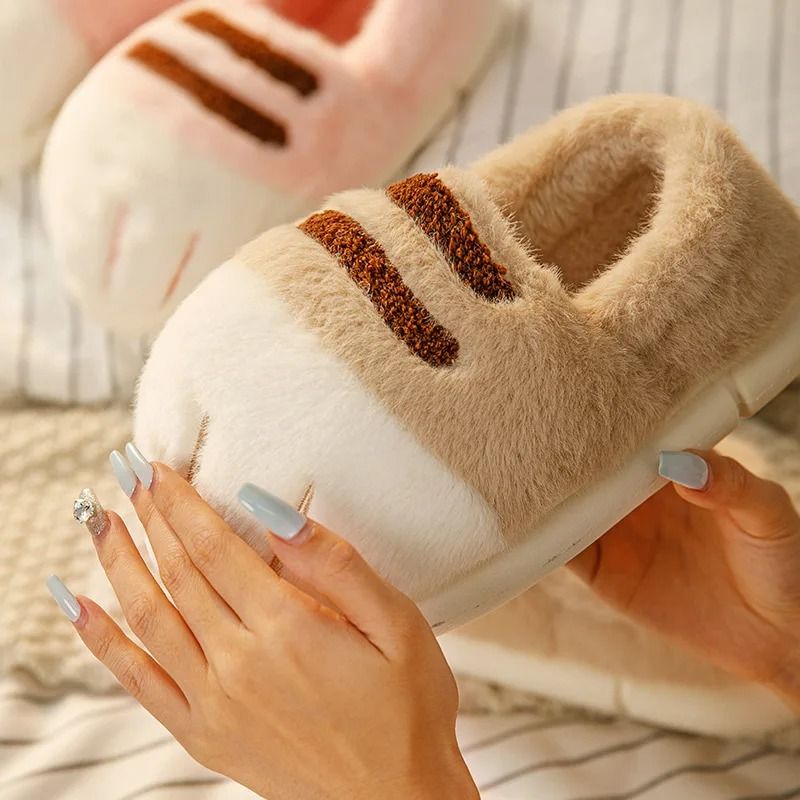 Winter Warm Cat Paw Plush Slippers 1