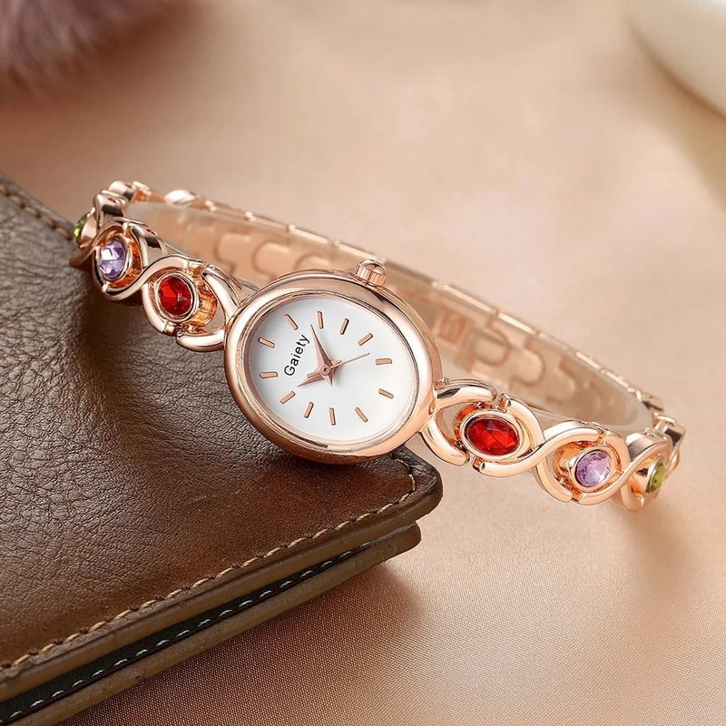 Ladies Retro Oval Rhinestone Luxury Quartz Watch 3
