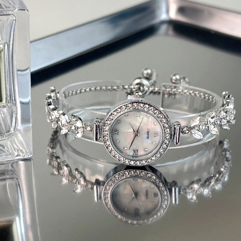 Womens Diamond Inlaid Quartz Crystal Wristwatch 0