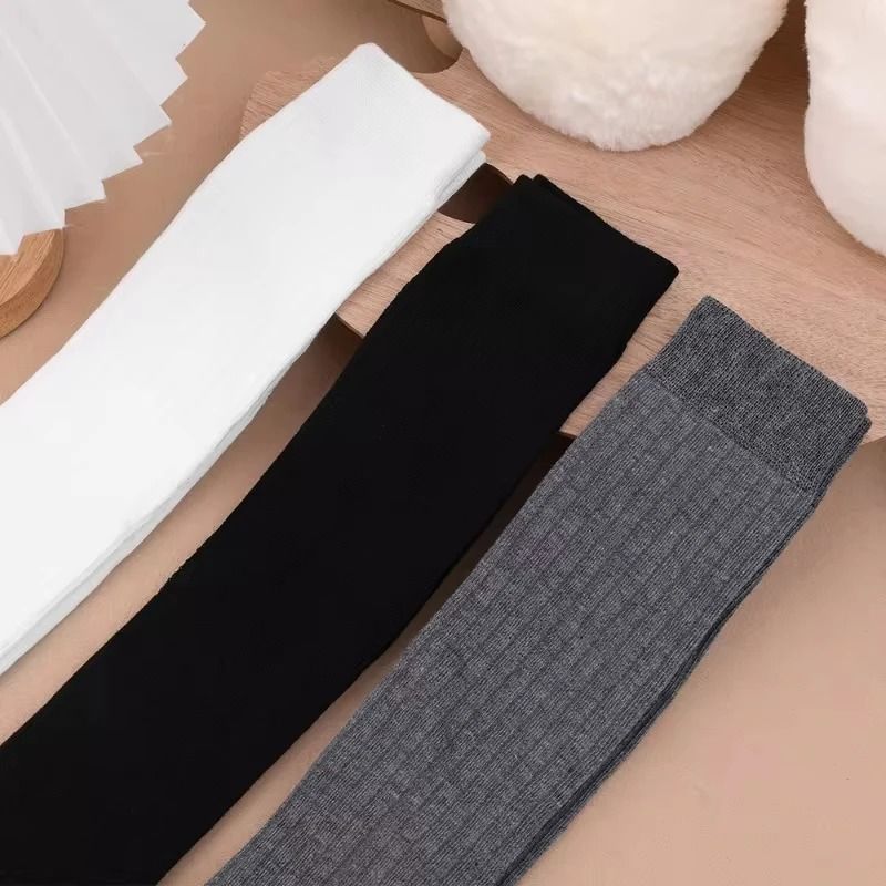 Vertical Texture Visual Lengthening Over Knee Socks 4