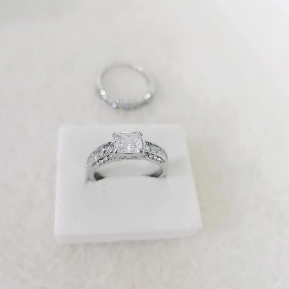 2 Piece Alliance Engagement And Wedding Jewelry Ensemble 4