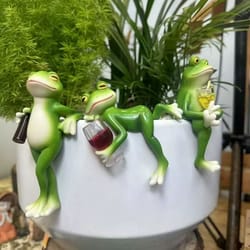 creative frog resin garden planter
