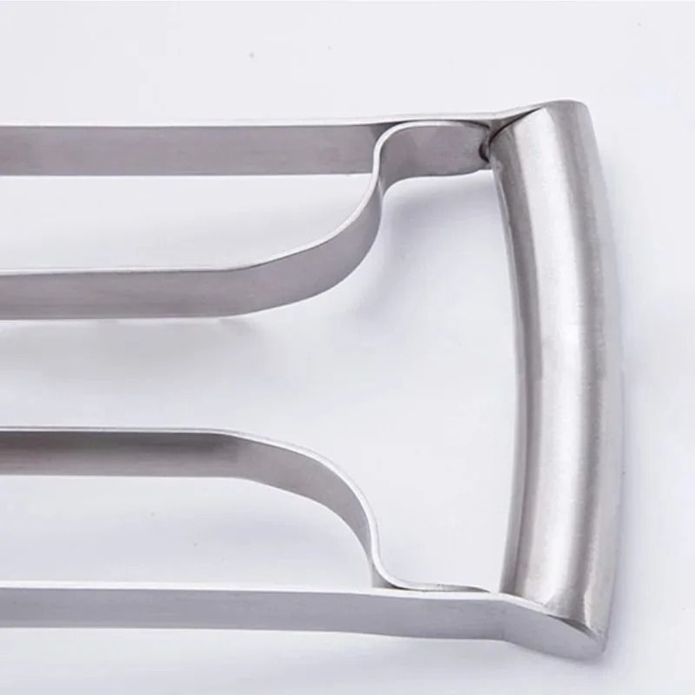 Professional Stainless Steel Pineapple Corer And Slicer 3