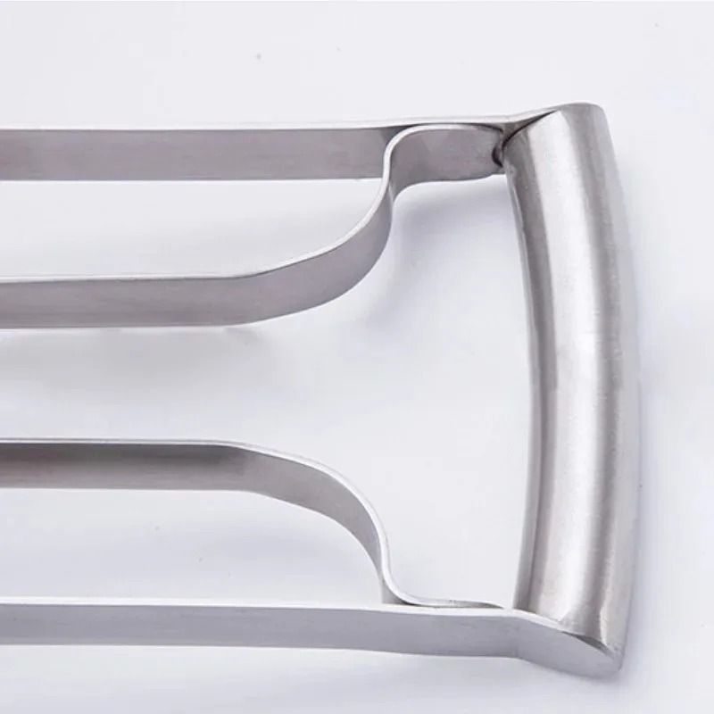 Professional Stainless Steel Pineapple Corer And Slicer 3