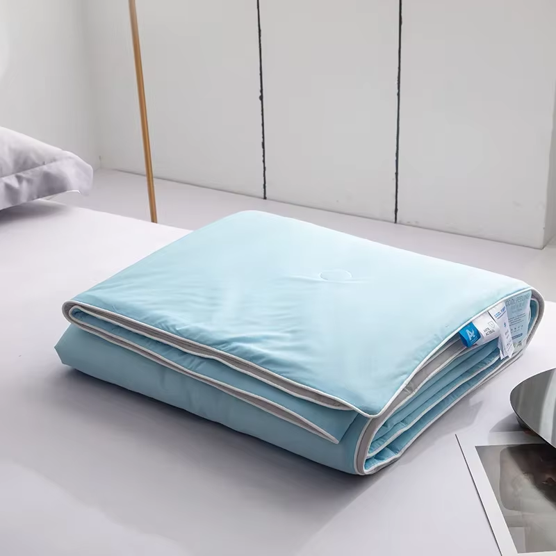 Silky Cooling Blanket For Bed Lightweight Cooled Summer Comforter DoubleSided Cold  Cooling Fabric  0