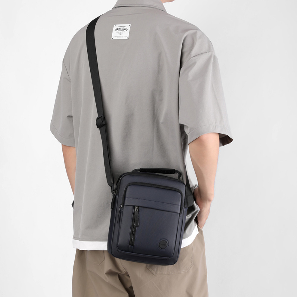 Business Shoulder Bag, Men's Crossbody Bag, Compact Design for Travel, Multi-Compartment, Adjustable Strap, Everyday Use