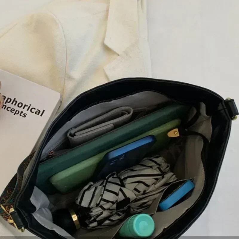 Leather Women Fashion, Vintage Solid Color Crossbody Bag, Simple Bucket Shoulder Sling, High-Capacity Wide Strap Bag