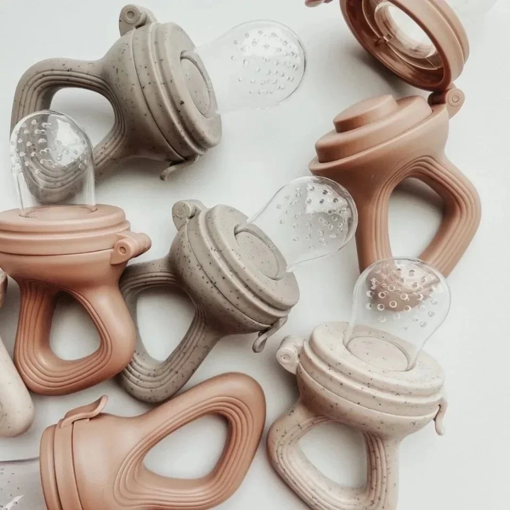 Silicone Baby Fruit Feeder Pacifier With Cover Fresh Food Nibbler Teething Soother For Safe SelfF 0