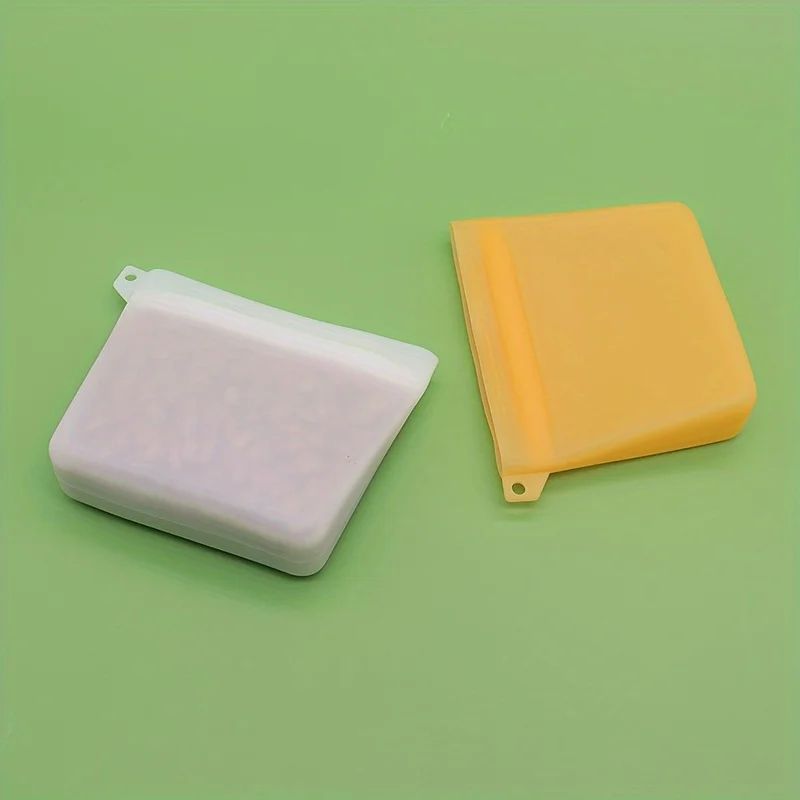 Moisture Resistant Spill Proof Pet Treat Pouch With Carry Loop Portable Dog Snack Storage For Hiki 4