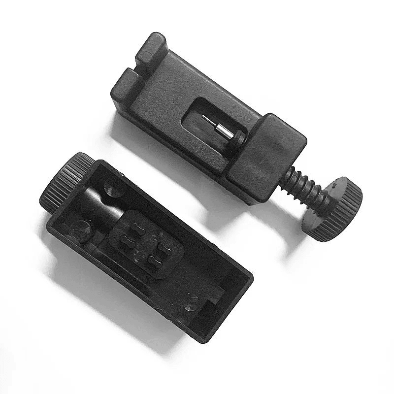 Magnetic wrist bracelet for muscle stiffness