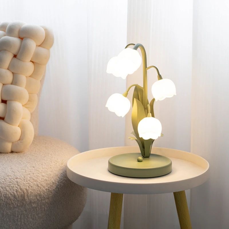 Vintage Floral Lily Table Lamp With 5 Lights US Plug G4 LED Nightstand Lamp For Bedroom Living Room 0