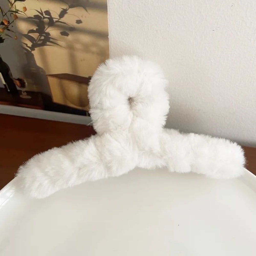 Elegant Plush Hair Clip Claw Extra Large Korean Faux Rabbit Fur Hair Grab For Women Soft Cute Fash 8