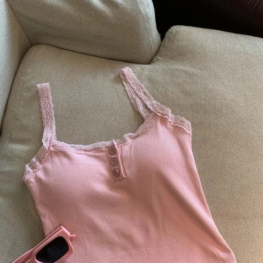 Sexy White Lace Knit Crop Tank Top With BuiltIn Chest Pad Y2K Sleeveless Slim Fit Camisole 10