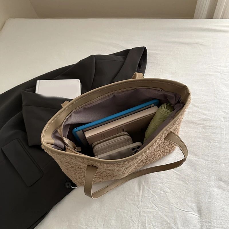 CozyCarry Faux Fur Large Capacity Tote Bag Soft Lamb Wool Womens Winter Shoulder Handbag With Zipp 4