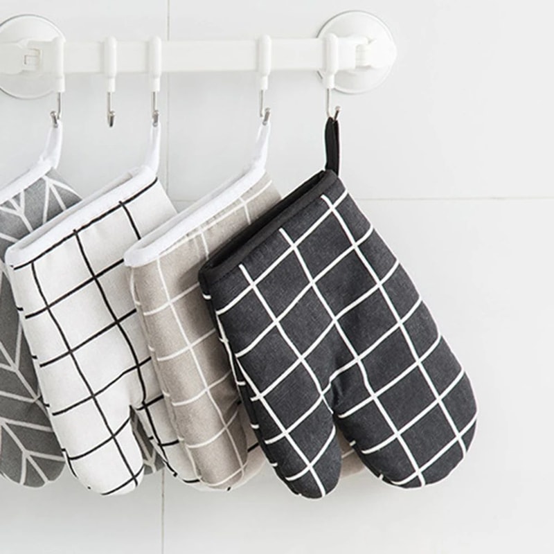 HeatResistant Kitchen Baking Gloves Insulated Oven Grill Gloves For Cooking BBQ Microwave Use 0