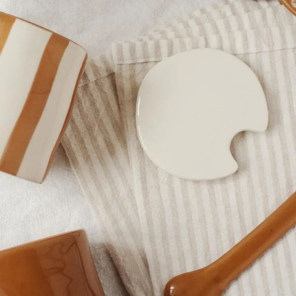 Vintage Ceramic Stripe Seasoning Jar With Spoon Elegant Spice Storage Container For Kitchen Table 2