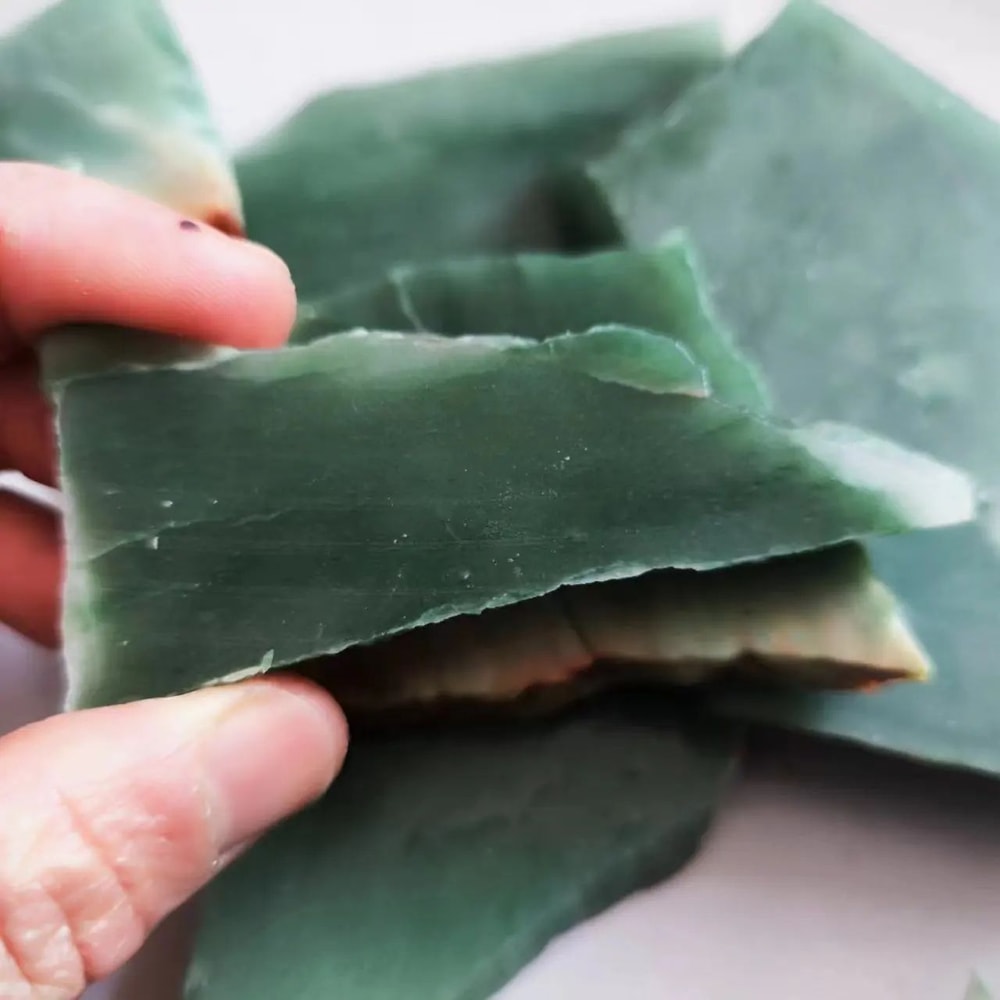 Natural Dulong Jade Stone Specimen Raw Green Jadeite Mineral For Collection Home Decor 10