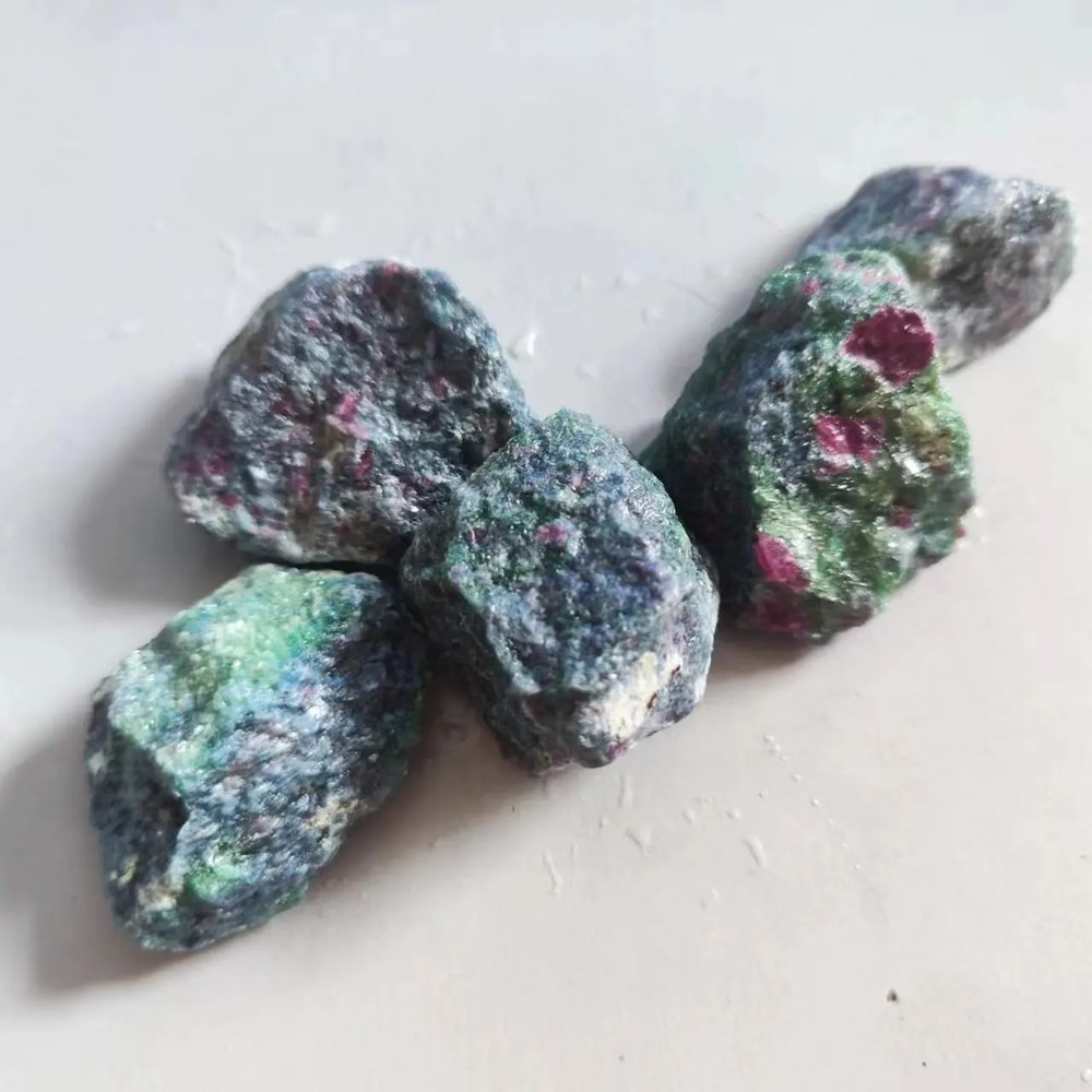Natural Raw Gemstone Collection Emerald Sapphire Ruby UV Reactive Mineral Display Stones 4