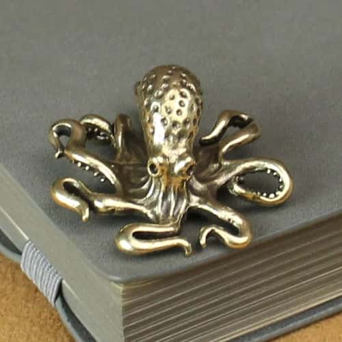 Vintage Brass Octopus Miniature – Retro Sea Animal Figurine for Desk, Tea Pet & Home Decor