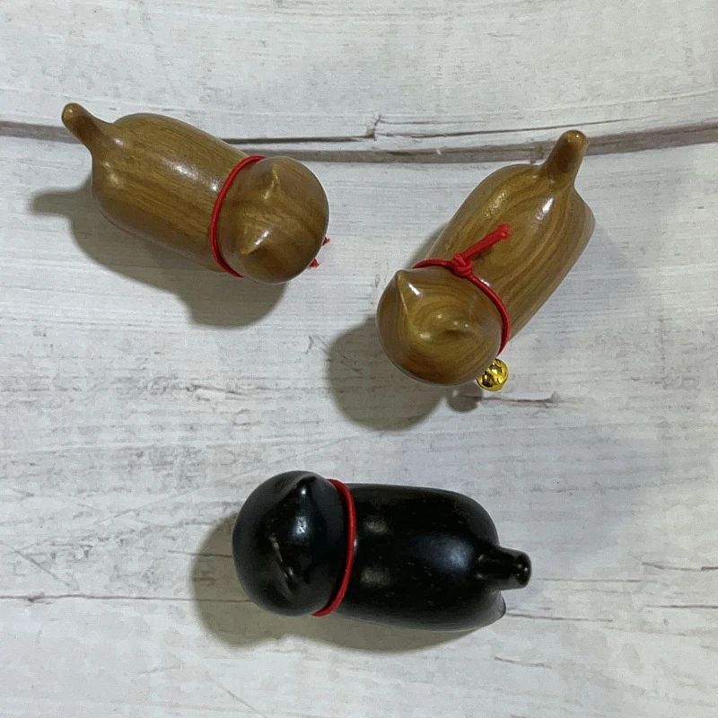 Whittle Charm Mini Wooden Cat Figurine HandCarved Natural Wood Animal Decor With Bell 3