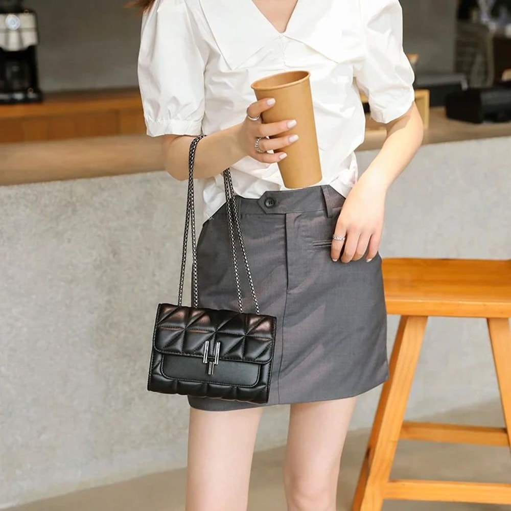 Women Quilted Chain Crossbody Bag 3