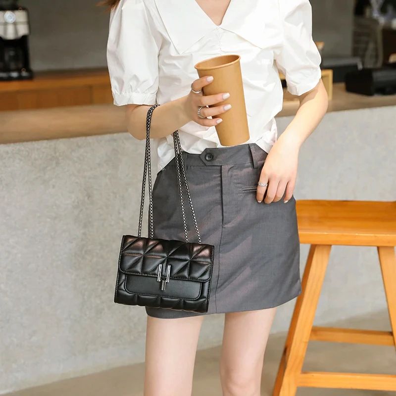 Women Quilted Chain Crossbody Bag 3