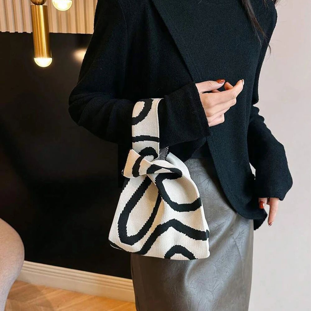 Knitted Yarn Bucket Handbag 0