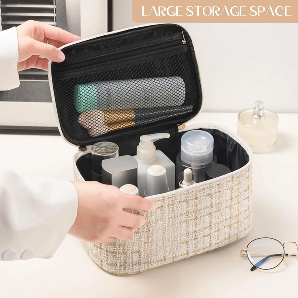 Large Capacity Travel Cosmetic Bag 2