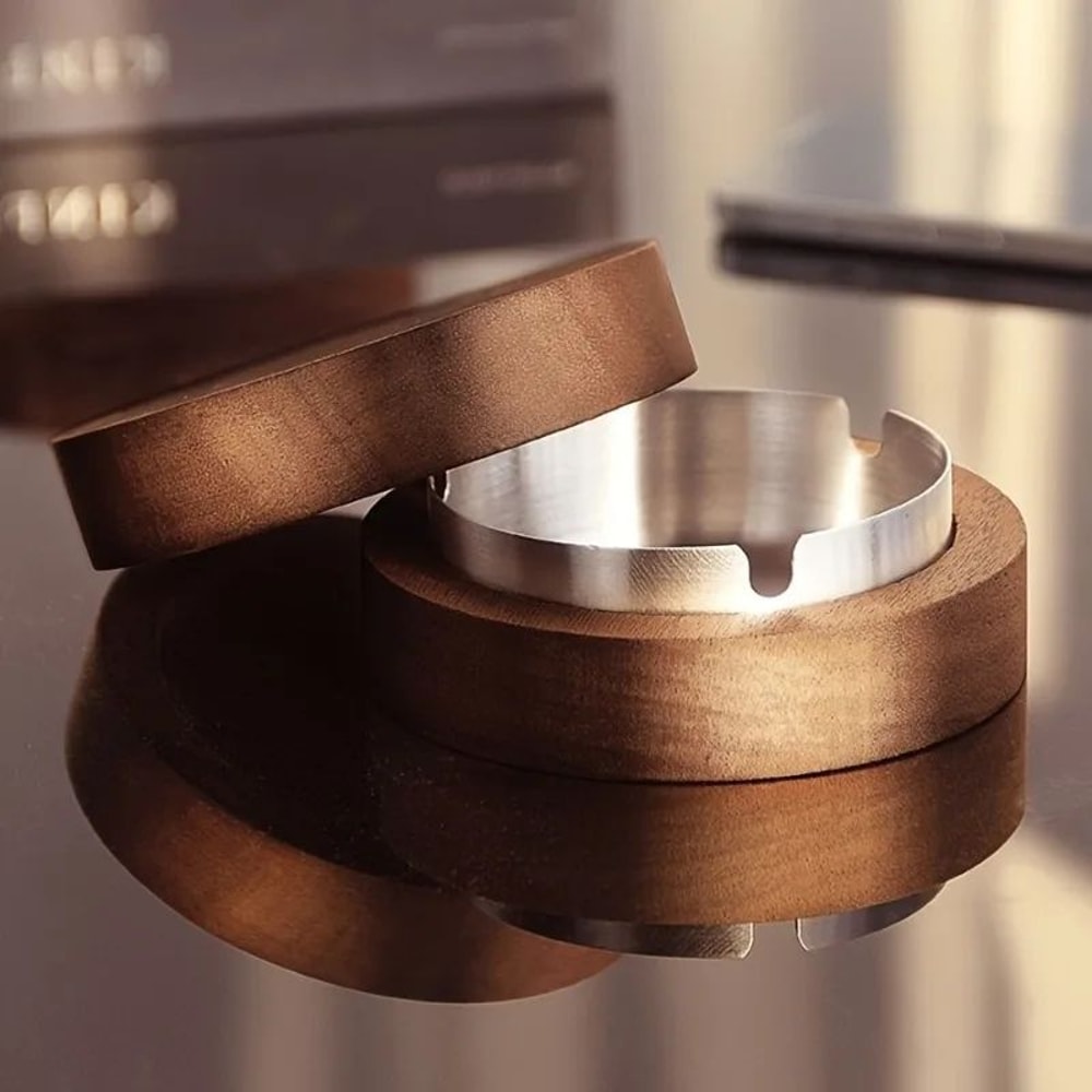 Round Wooden Ashtray With Lid 1