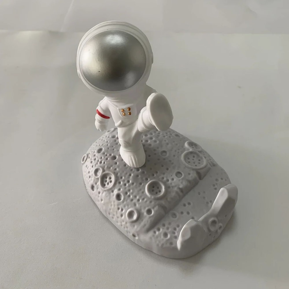 Astronaut Phone And Tablet Stand 8
