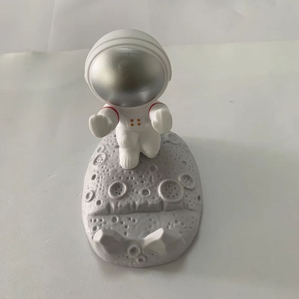 Astronaut Phone And Tablet Stand 11
